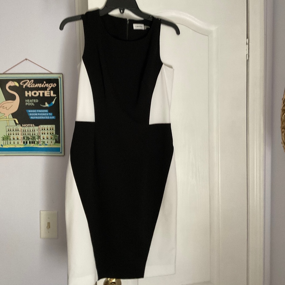 Calvin Klein Dress Size 4 Sheath black & white